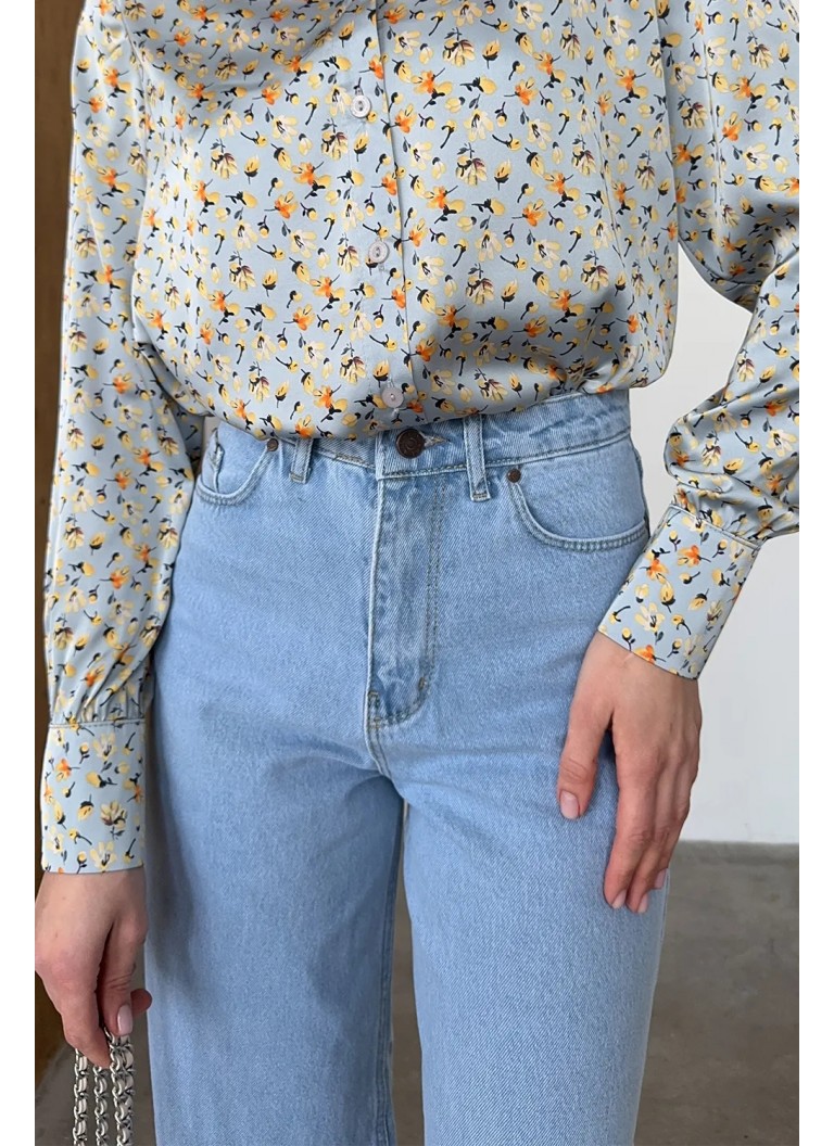 Wide leg jeans with slit at knee Wide leg jeans with slit at knee