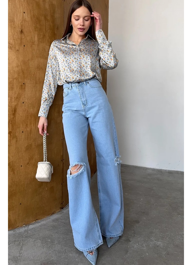 Wide leg jeans with slit at knee Wide leg jeans with slit at knee