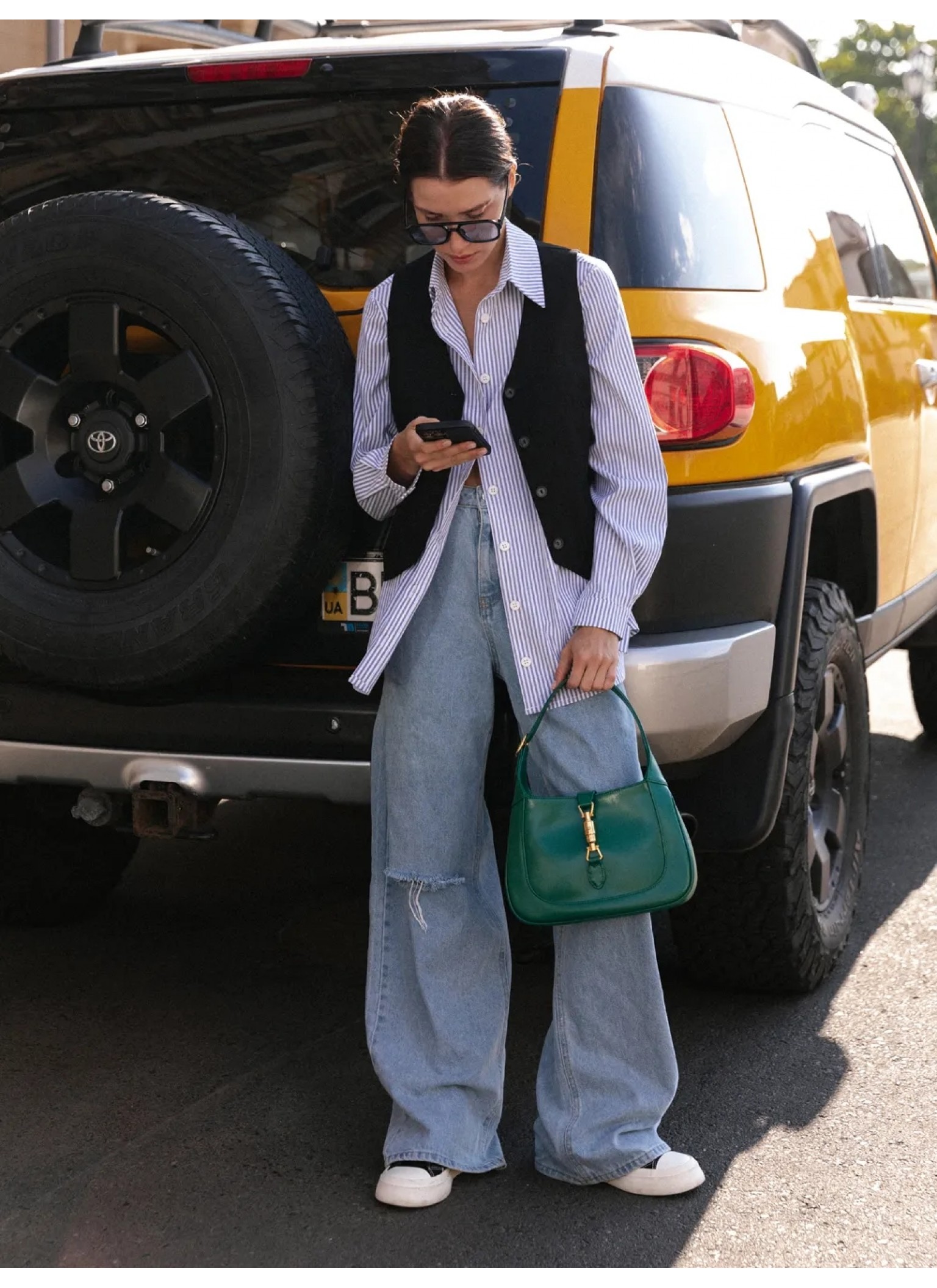 Wide leg jeans with slit at knee