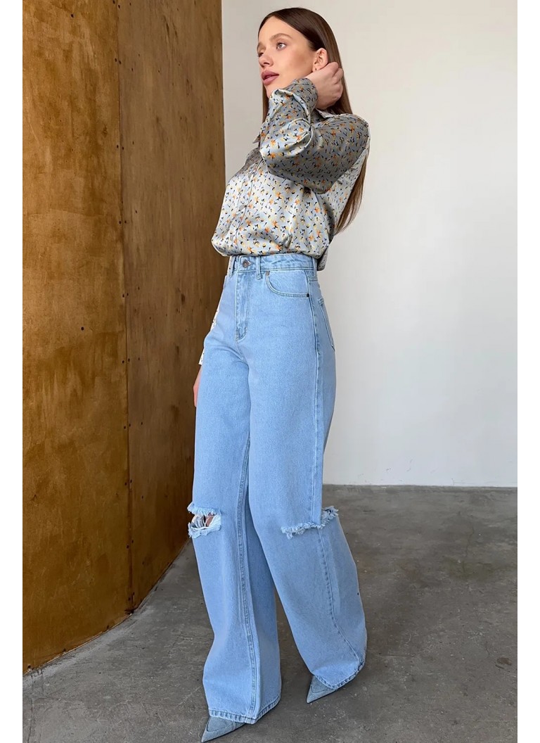 Wide leg jeans with slit at knee Wide leg jeans with slit at knee