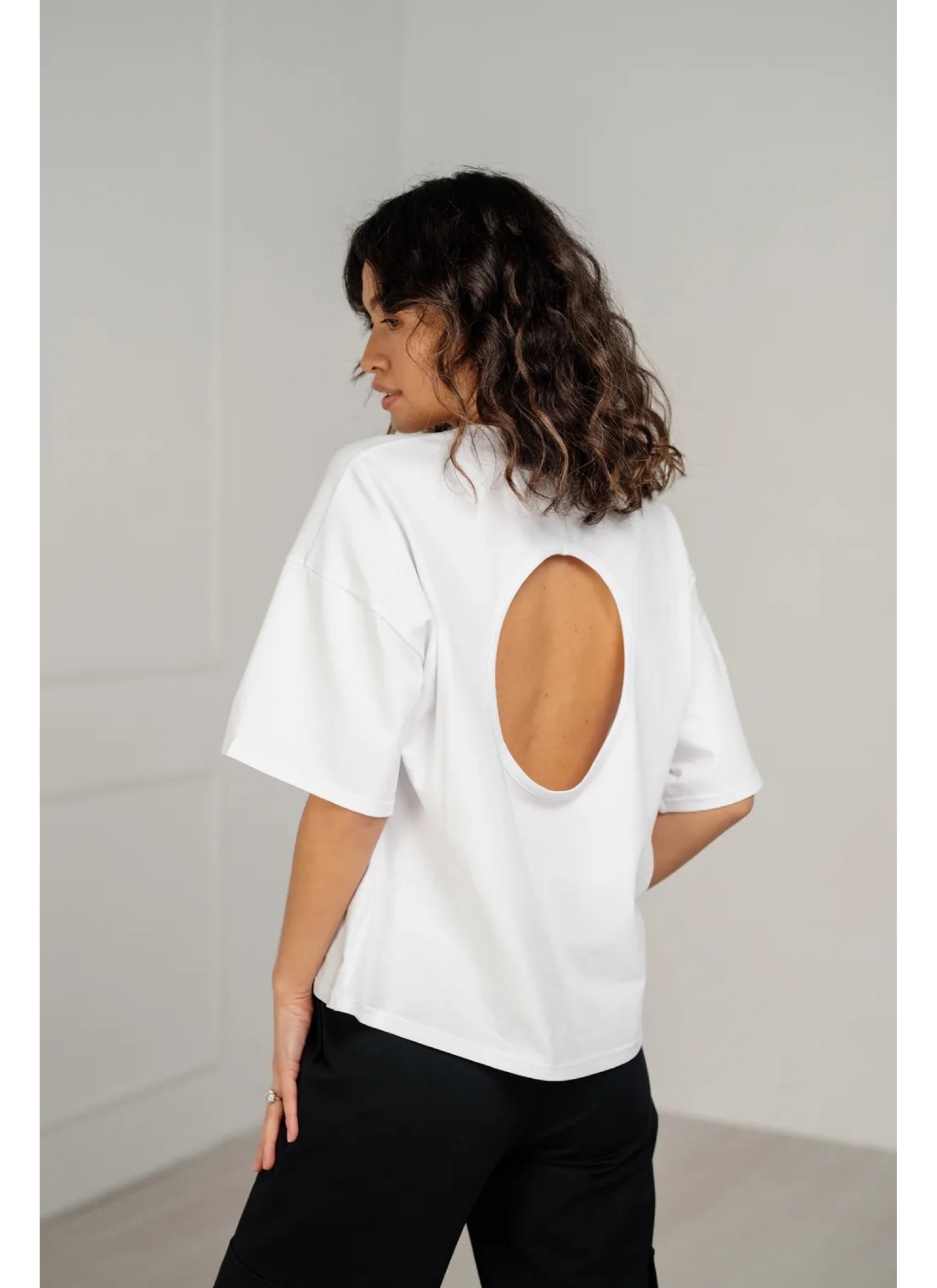 Біла oversize футболка